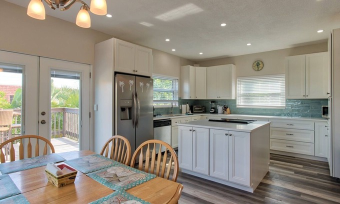 Treasure Island House | Perfect Treasure family vacation 1000 ft to beach