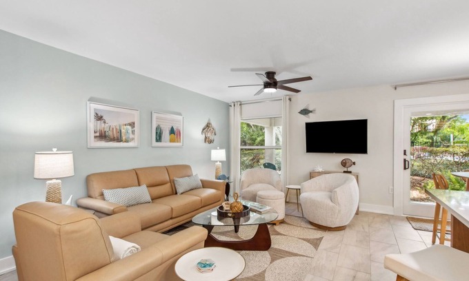 Amelia City House | Pet Friendly | Pool View | Ground Level Sailmaker Villa