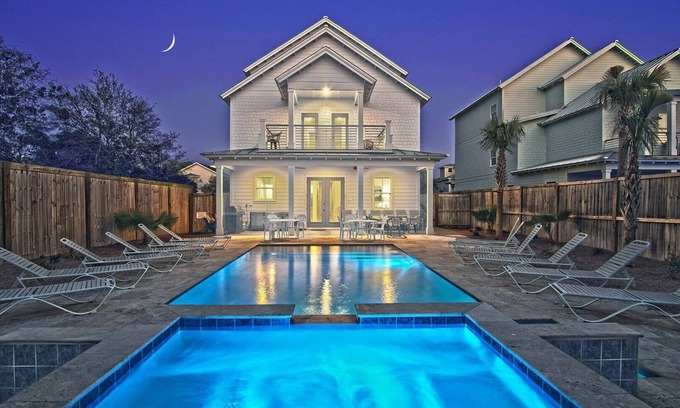 Crystal Shores House | Pool, Spa, Games, LSV, Pet-Friendly - Kings Court