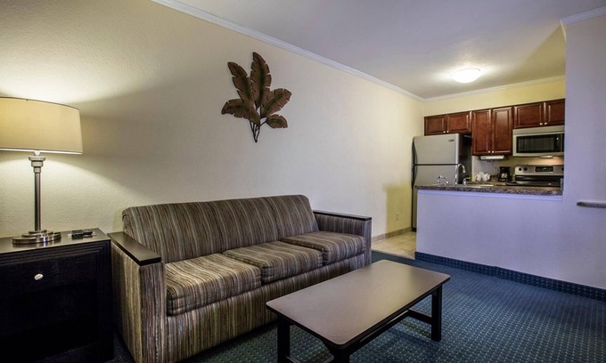 Rocky Point Condo | Pool Views Tampa Bay Condo