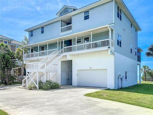 Bayshore Gardens House | Private Family Waterfront Retreat 6BD-5BA Bring your Boat