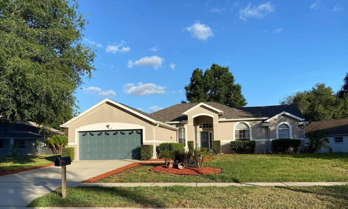 Greater Groves House | Private Florida Villa in Clermont