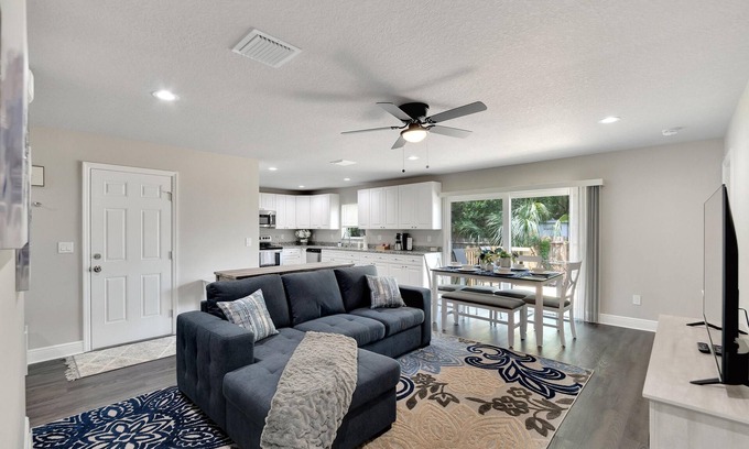 Old Seminole Heights House | Private Home | Outdoor Seating | Grill | 15% Off Weekly Stays