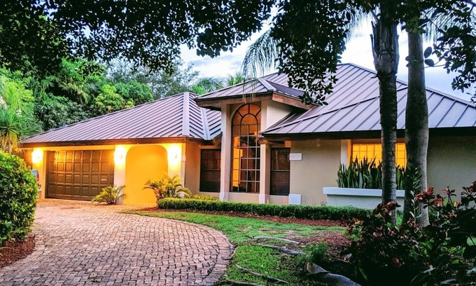 Deerfield Beach House | Private Retreat: Prime Location with Stunning Indoor & Outdoor Living
