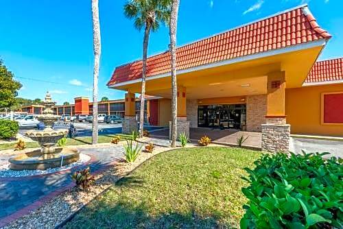 Palatka Hotel | Quality Inn and Suites Riverfront