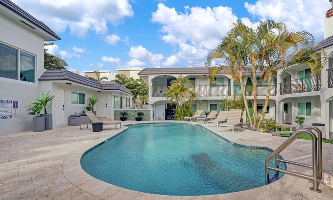 Pompano Beach Apartment | RA Suites by DesignedVR