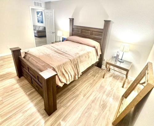 Northside Apartment | Rooms by Month JAX Airport & Zoo