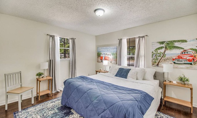 Northeast Pensacola Apartment | Seafoam Shanty in the Shade-Side B-20mins to beach