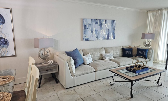 Holiday Isle Condo | Shoreline Towers 2033 - Newly Remodeled Vacation Rental