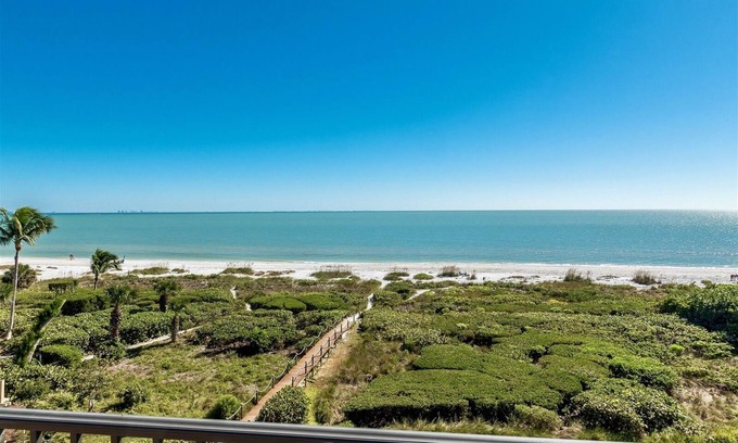 Sanibel House | Shorewood 3B Beachfront Penthouse Sanibel Island condo