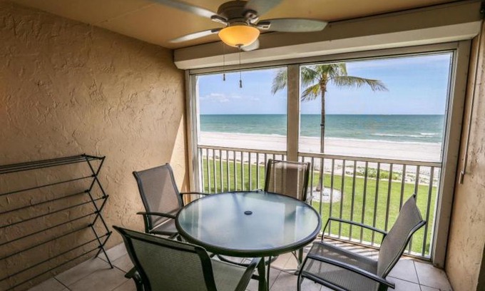 Mid Island Apartment | Smugglers Cove 1B6