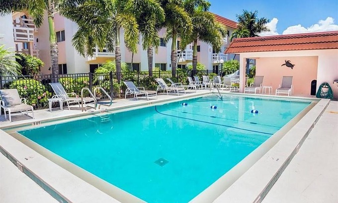 Sanibel Apartment | Spanish Cay B4