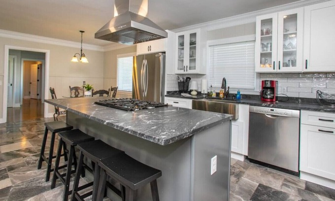 Warrington House | Star Lake Manor, Close to NAS & Downtown Pensacola