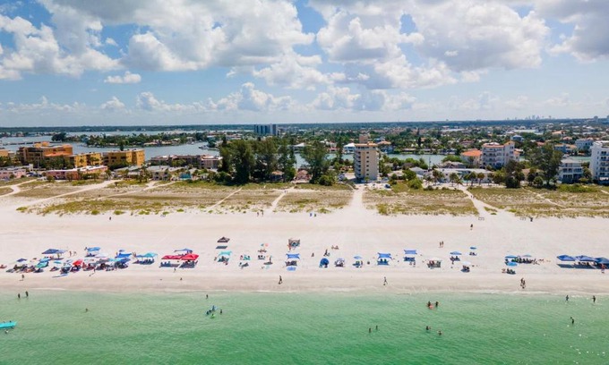 Treasure Island Apartment | Stunning Beachfront! Unit #2