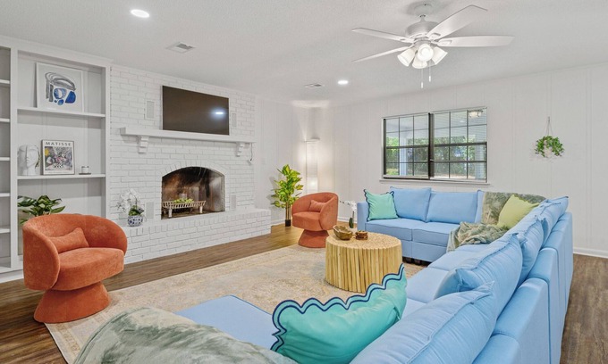 Tallahassee House | Tally's Sapphire - Sleeps12 - FSU/Capitol/Golf Club - Game Rm, Projector, Patio