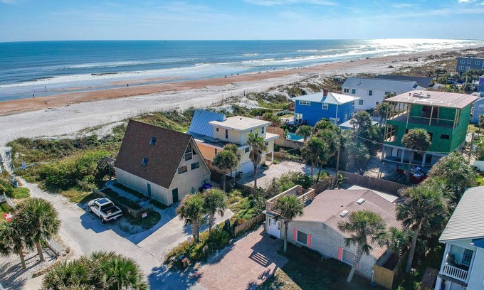 St. Augustine Beach House | Tiki Hut ~ Excellent Location ~ 1 house off the Beach!