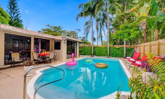 Oakland Park House | Tranquil 7BD Villa-Pool-BBQ