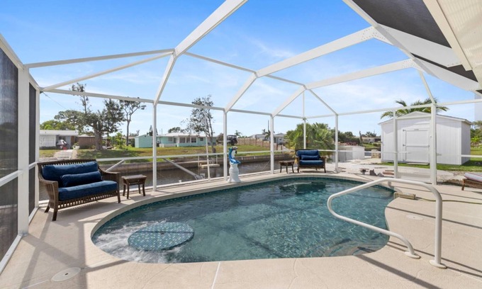 Englewood South House | Turquoise Tranquility, Modern, Waterfront, Heated Pool, Free WIFI