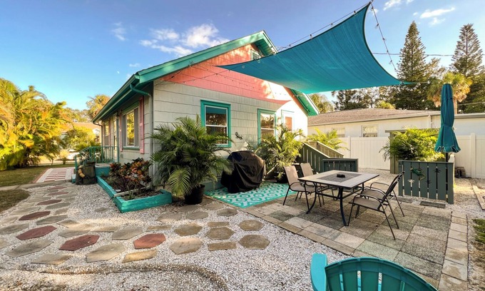 Gulfport House | Tyn & Marty's Old-Fashioned Beach Cottage