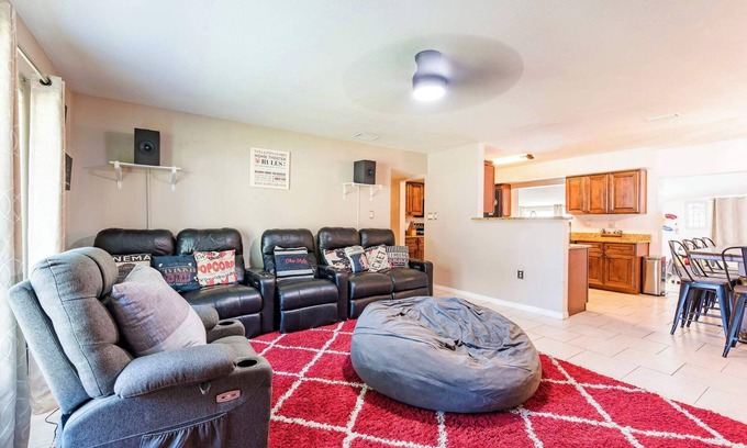 Pinellas Park House | Ultimate Family Fun | Pool | Theater | 6 Miles-Beach