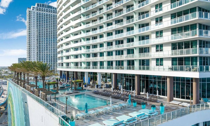 Hollywood South Central Beach Apartment | 108 m² Apartment ∙ 2 bedrooms ∙ 6 guests