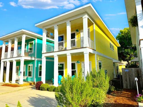 Downtown House | Walk Downtown, Private Parking, Short Drive to Beach & NAS
