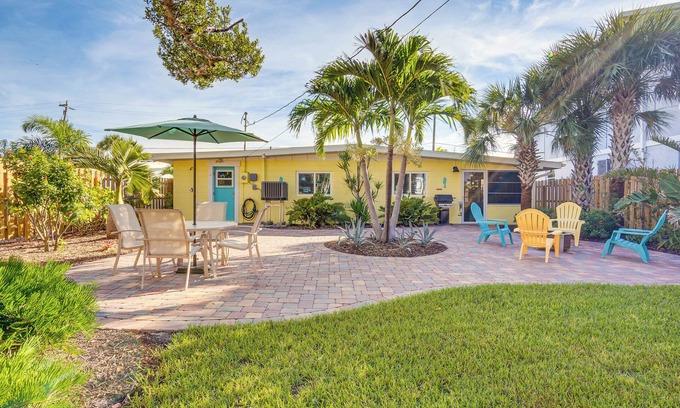 Englewood House | Walk to Beach: Pet-Friendly Oasis on Manasota Key!
