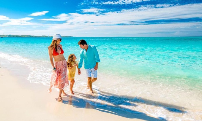 Sunny Isles Beach Apartment | Walk to the Beach at Sunny Isles