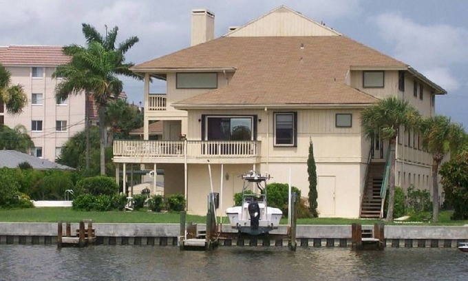 Siesta Key Condo | Water Front on Turtle Lagoon. Minutes from Turtle Beach & Siesta Key Beach