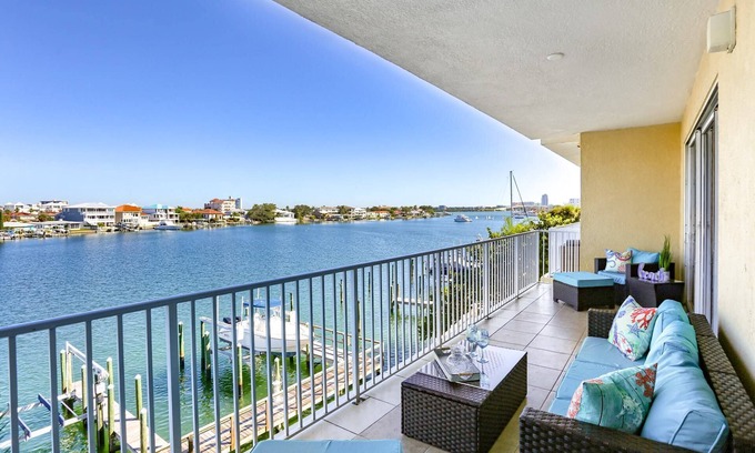 Clearwater Beach Condo | Waterfront & Family Friendly, Gourmet Kitchen, Huge Balcony, Pool, FREE Activities! ~ 304 Bay Harbor