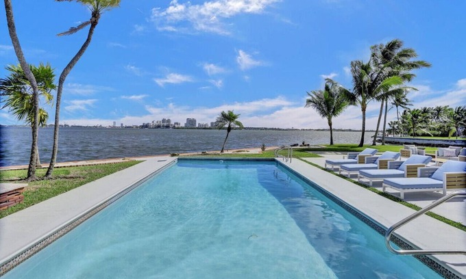Seybold House | Waterfront Hot Tub, Heated Pool, Outdoor Lounge & Grill, King Beds