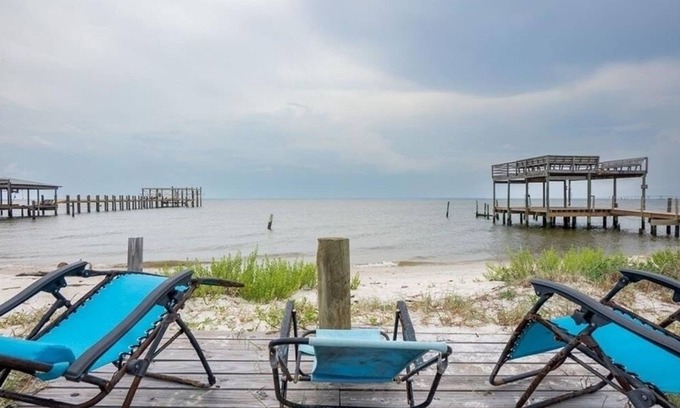 Dauphin Island House | Waterfront private sandy Bay Beach & private pathway to Gulfside. Bring dogs!