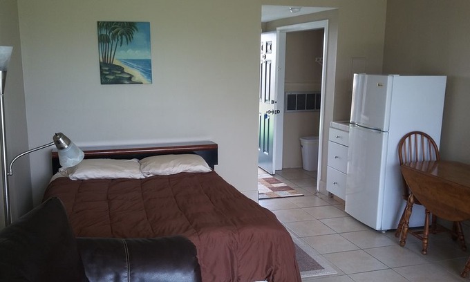 Fort Walton Beach Apartment | Waterfront - Studio Condo