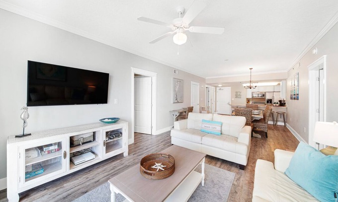 Fort Walton Beach Condo | Waterscape A317 ~ 2BR + Bunkroom ~ Beach Service!