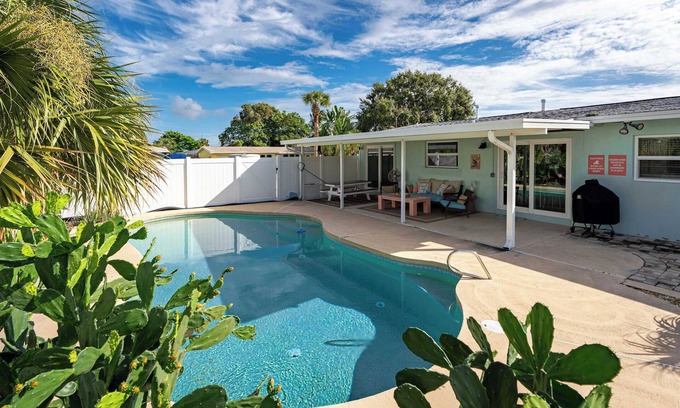 Golden Beach Estates House | Wow! Beachside Glam 3br wPool, Walk to Park, Beach