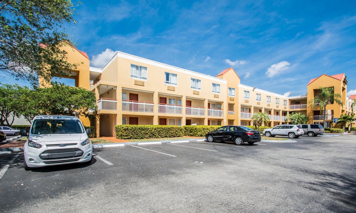 Doral Hotel | QUALITY INN MIAMI AIRPORT - DORAL