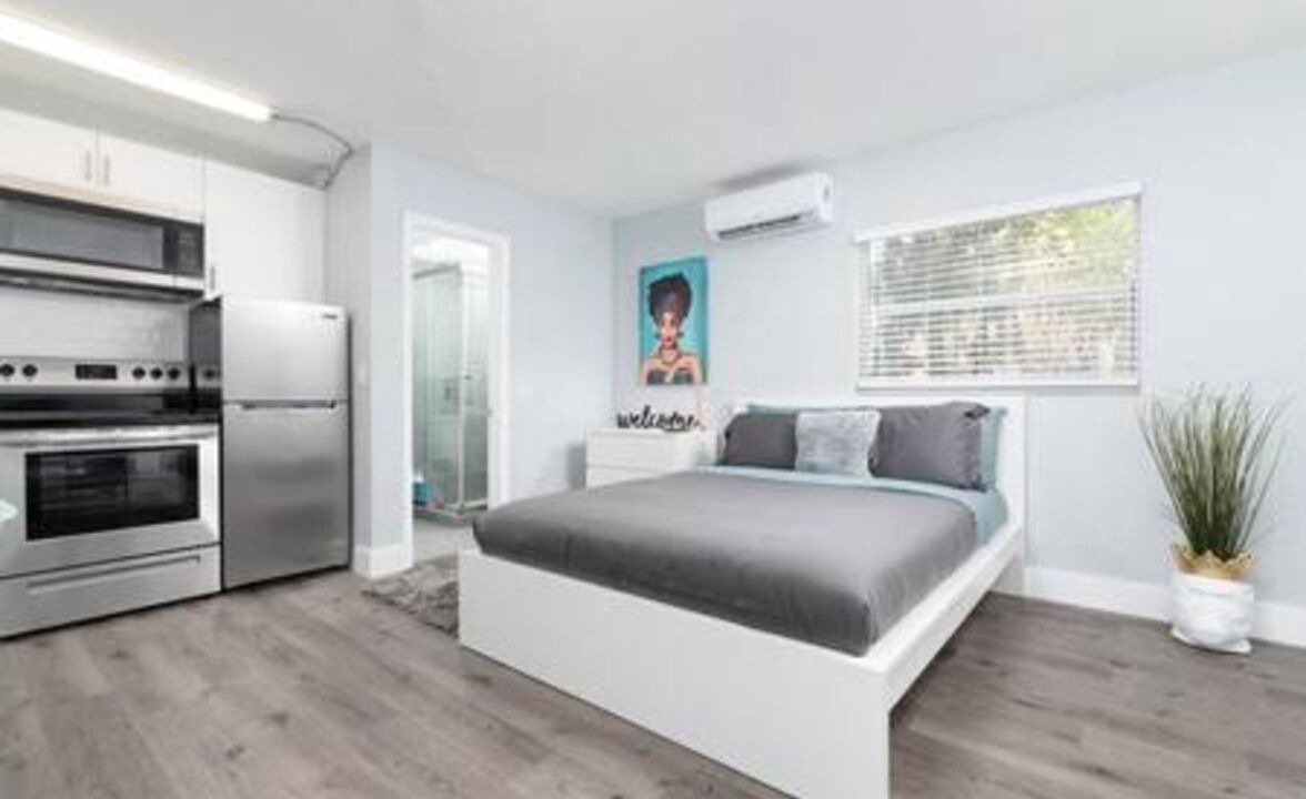Lake Ridge Apartment | Stylish Wilton Manors Studio | Prime Location