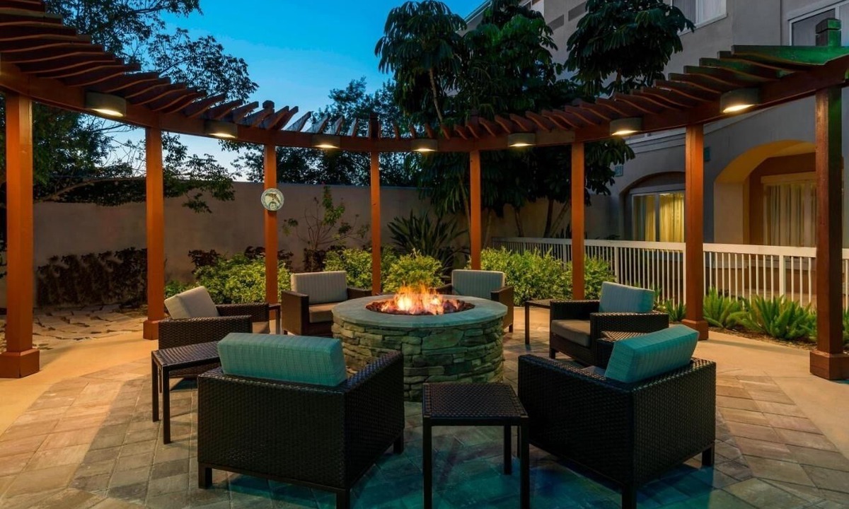 Biggar House | Experience True Comfort at Urban-Retreat Hotel w/Heated Pool - 4 Units