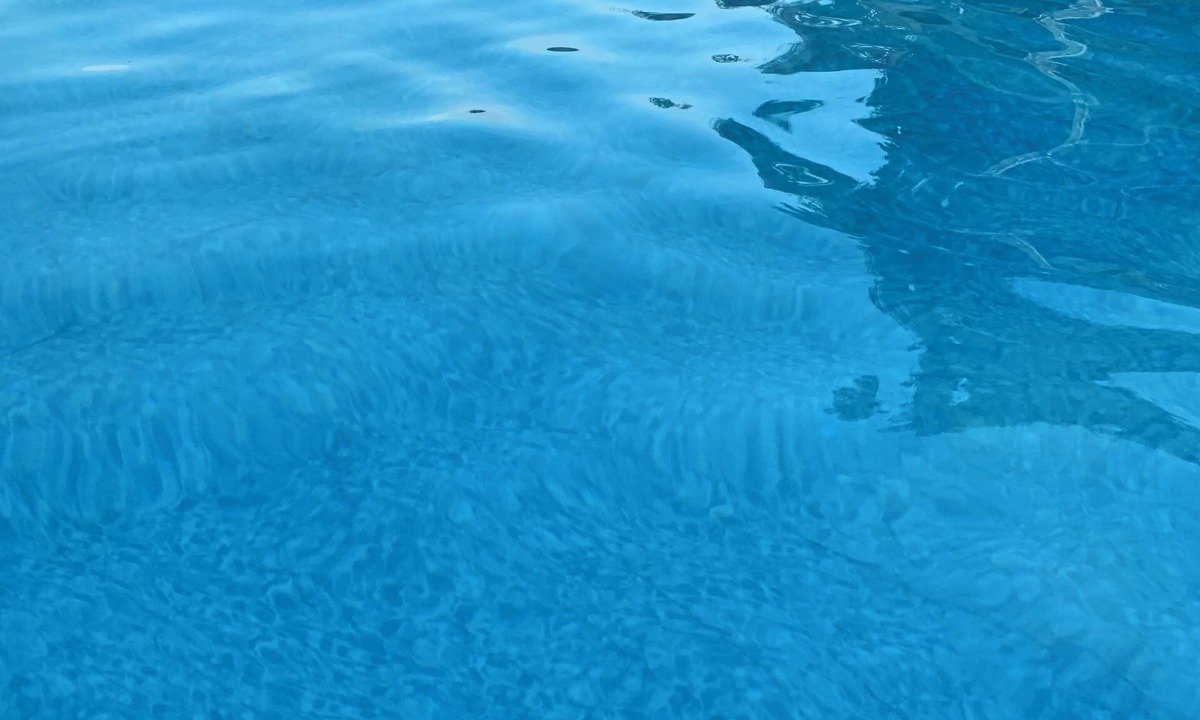 Thomas Drive House | fun in the sun private pool unit 1