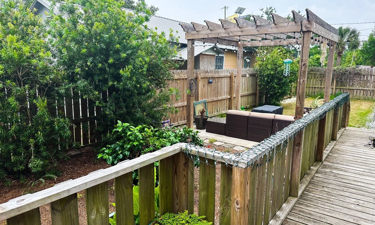 Warrington Cottage | Charming 3 Bed 1 Bath 100 year old Cottage Near Downtown Pensacola and NAS