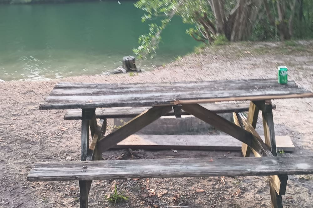 Sunny Isles Beach RV Rental | Camp grounds near the lake ! Beautiful with camp fire spot !