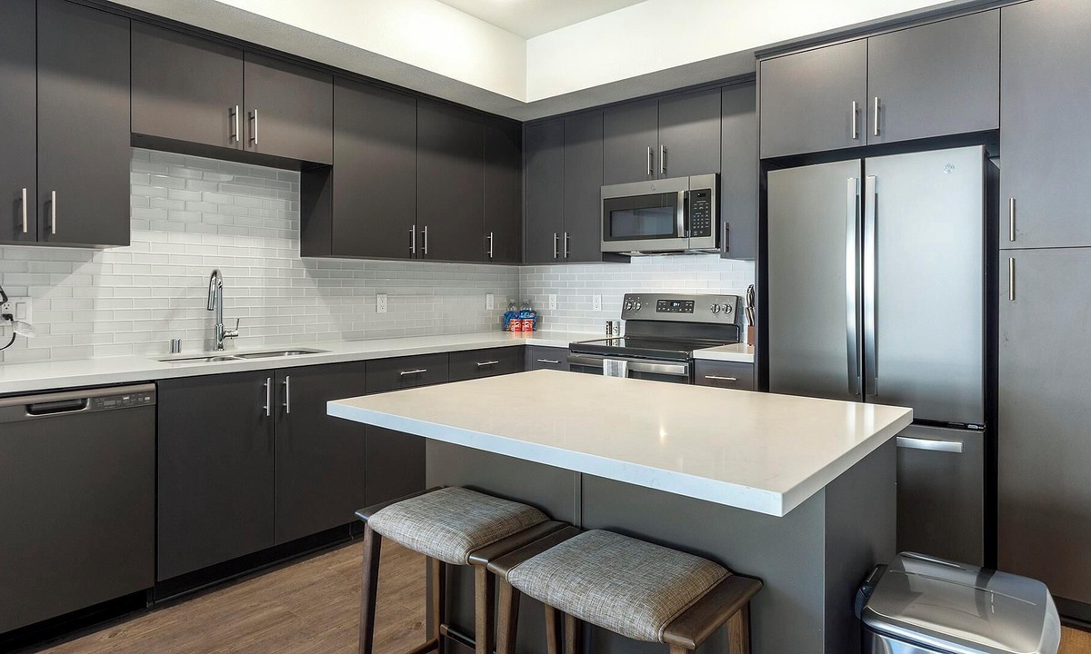 St. Johns Apartment | Landing | Modern 2BD, Gym