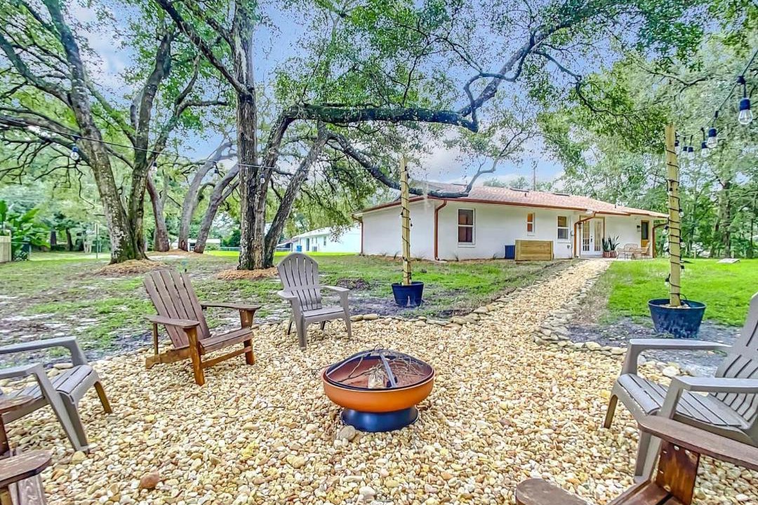 Orange City House | Boho Cottage By Blue Springs- 3 Bedrooms- 6 Guest