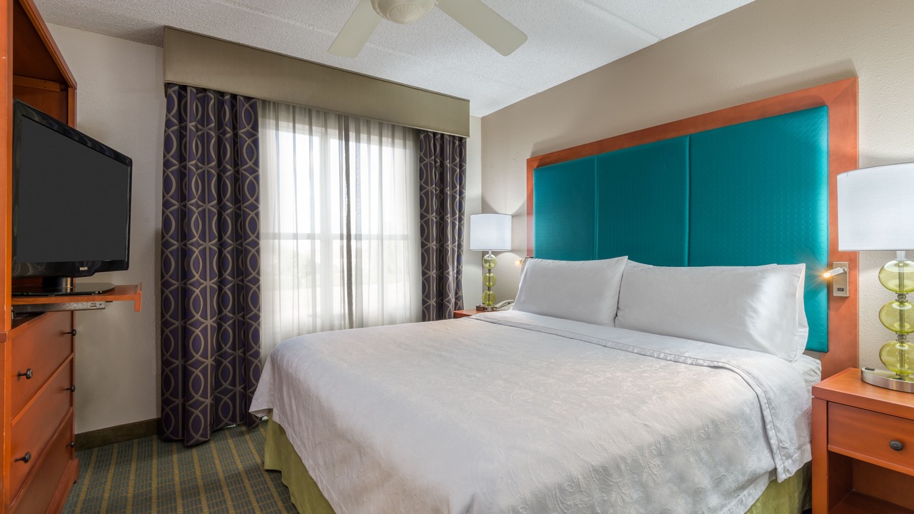 Photo of Bedroom in Florida Center