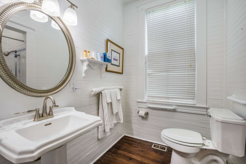 Photo of Bathroom in Historic Downtown Apalachicola