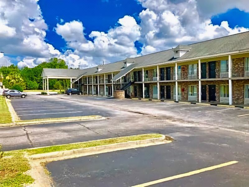 Photo of Buildings in Manning