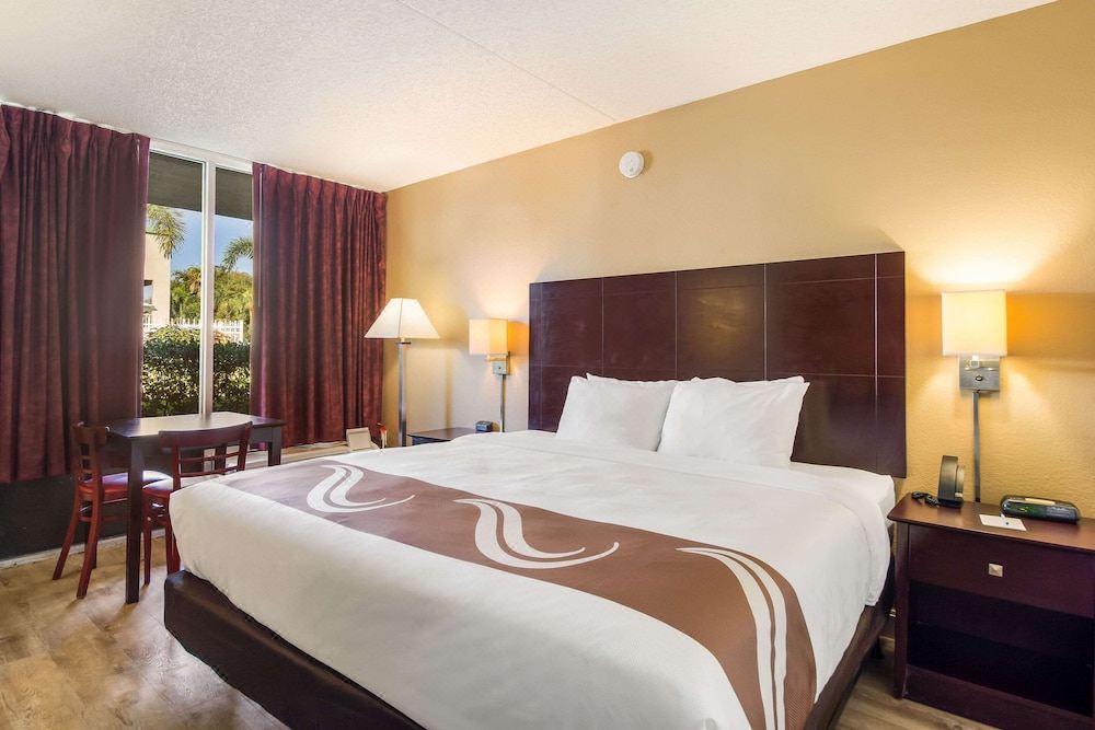 Photo of Bedroom in Bayshore Gardens