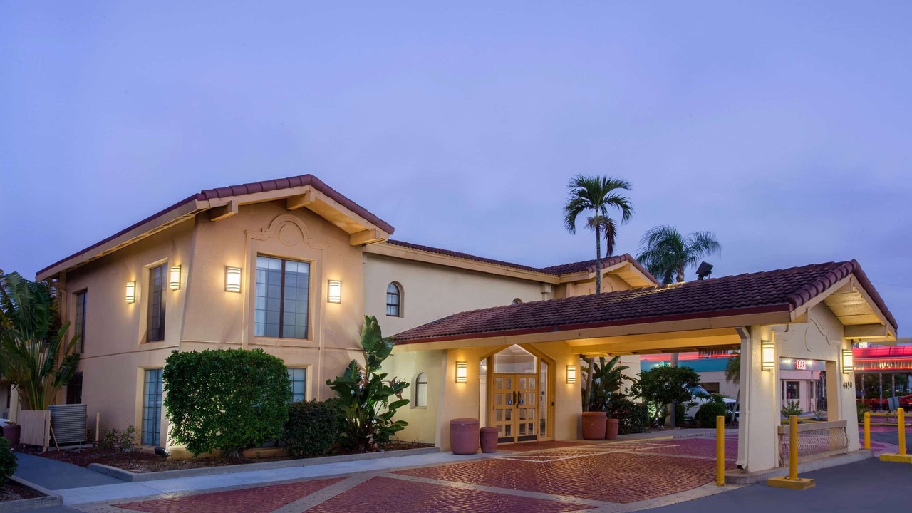Photo of Buildings in Fort Myers