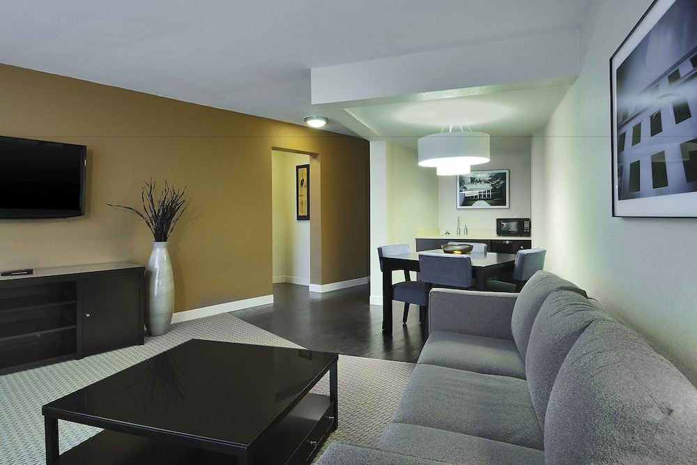 Photo of Livingroom in Governor's Walk