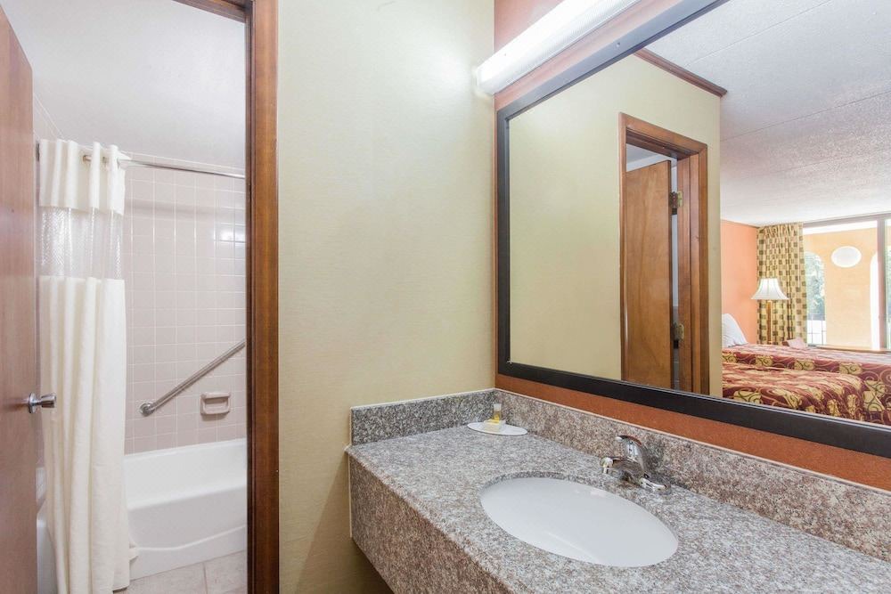 Photo of Bathroom in Sweetwater